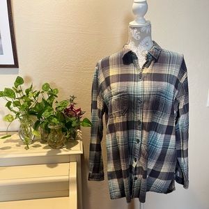 Women’s flannel shirt